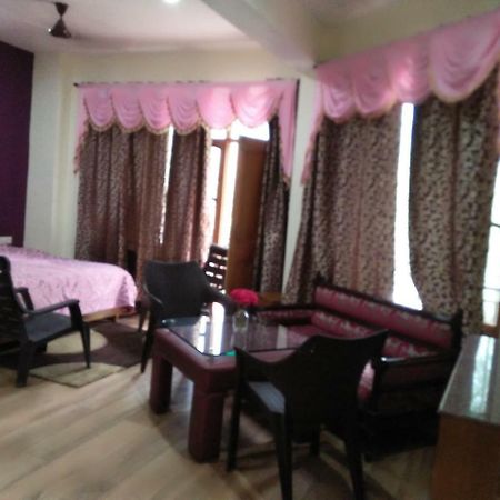 Misty Woods Hotel Дхарамсала Екстериор снимка