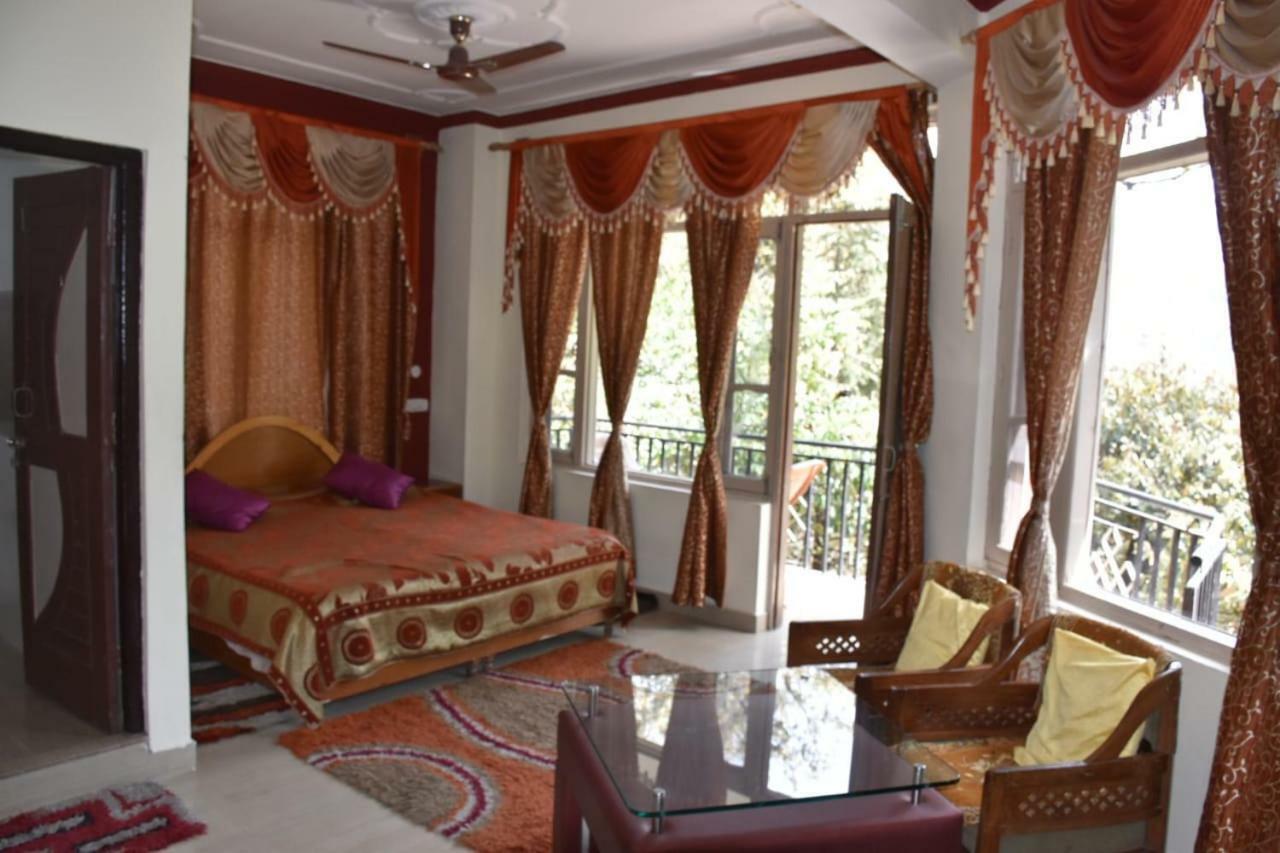 Misty Woods Hotel Дхарамсала Екстериор снимка